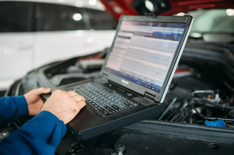 ar automobilis buvo patekęs į avariją